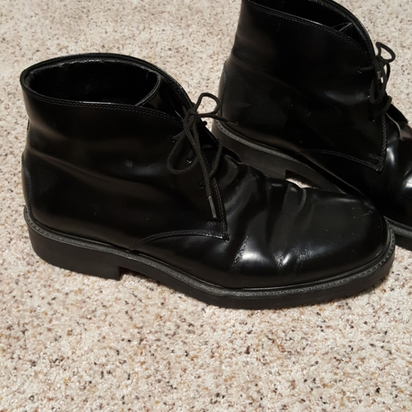 Eddie Bauer Chukka Boots - Picture 3 of 10